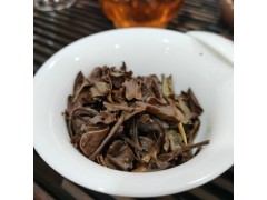 2020年预售云南布朗山大树白茶饼茶云南大树白牡丹茶357g老树春茶